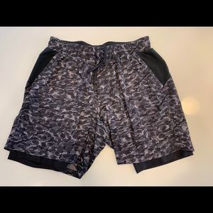 7 inch XL Lululemon shorts